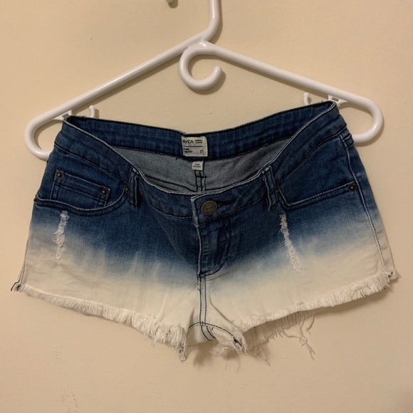 RVCA Denim - 2/$22 🔷 RVCA Blue Ombre Jean Shorts